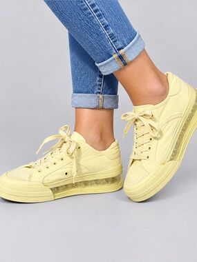Ladies Shoes 53045 Pale Yellow Canvas Low-Top Sneakers